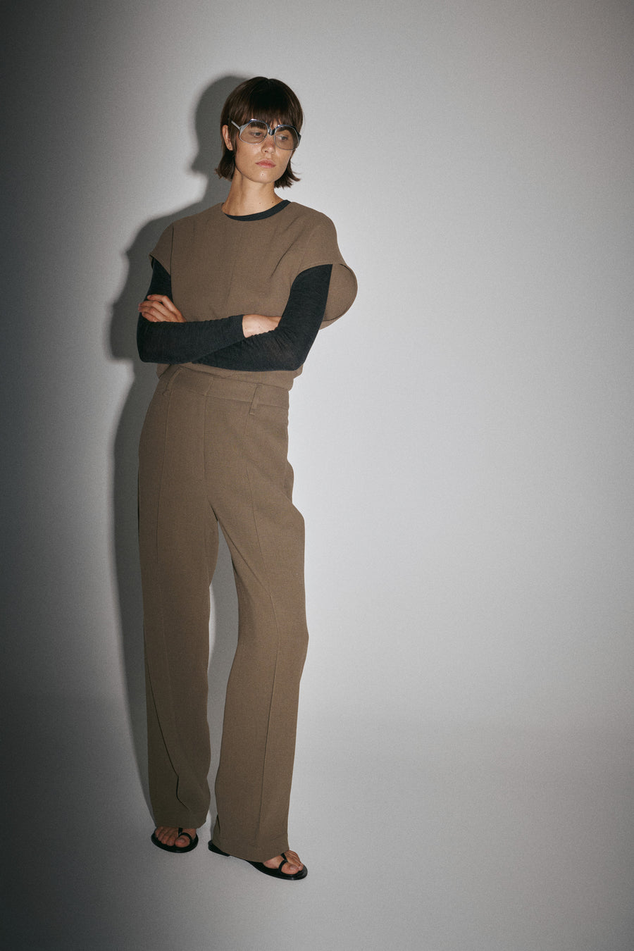 Jules wears the Aubrey Top & Jacques Pant in Sable with the Alta Sandal.